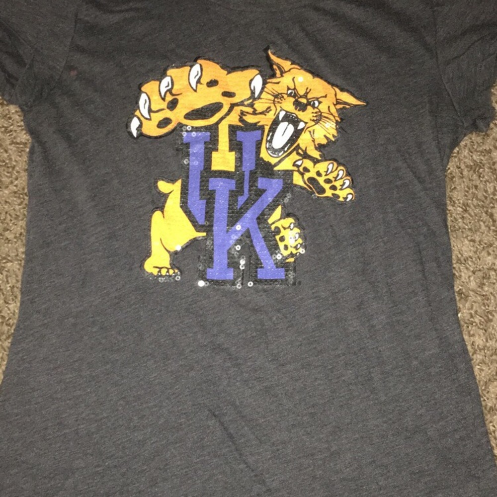 V-neck UK Shirt